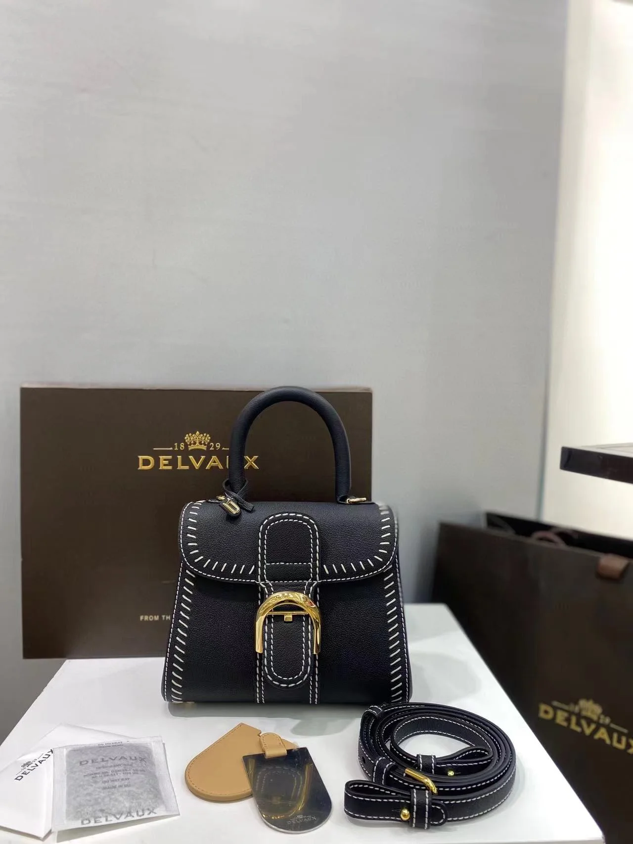 DIOR德爾沃斜外缝线手提包
