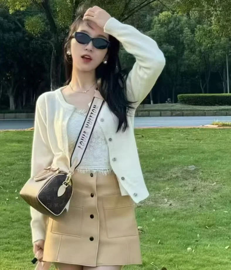 社團限定福利款-LV寬肩帶枕頭包