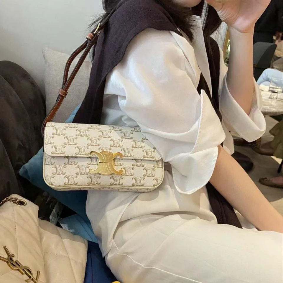 CHANEL凱旋門扣腋下包