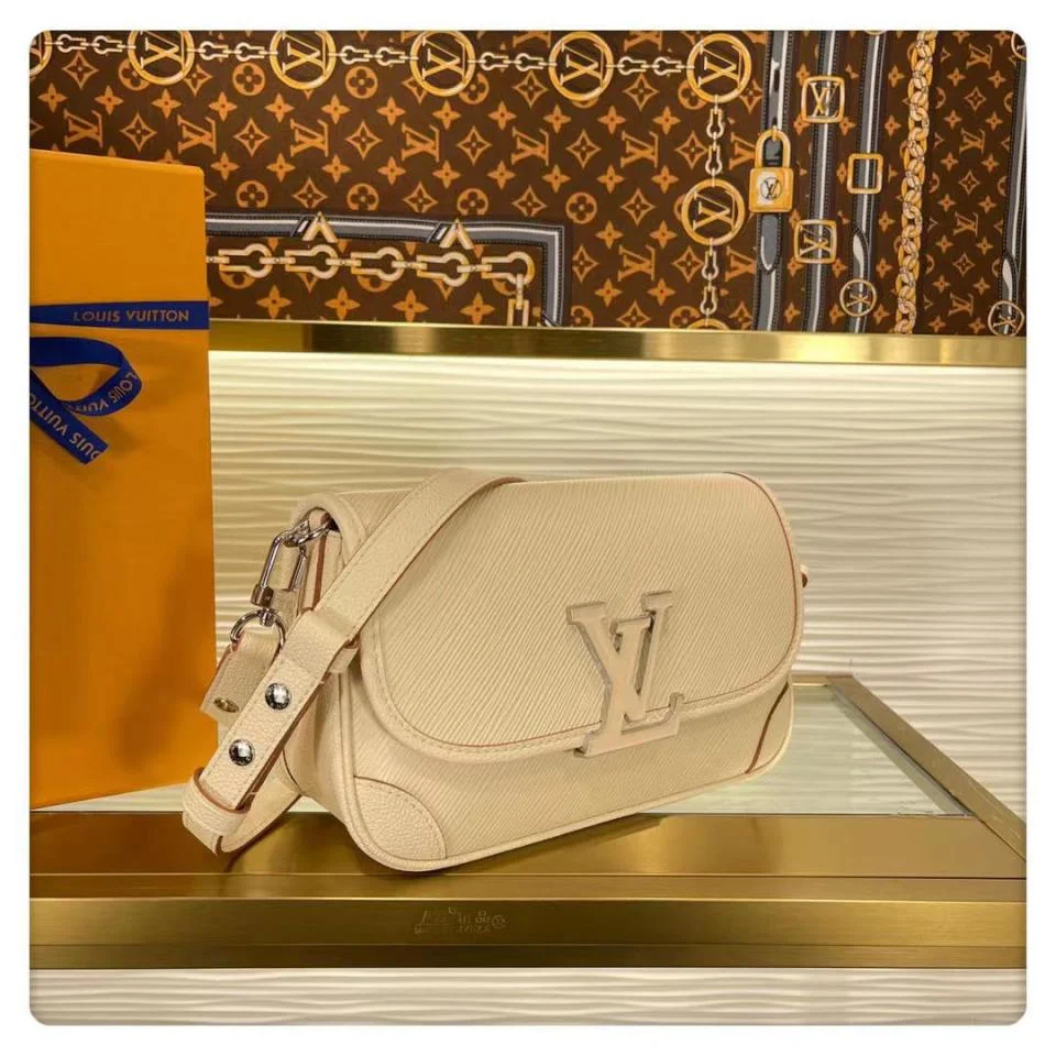 LV水波紋Buci包