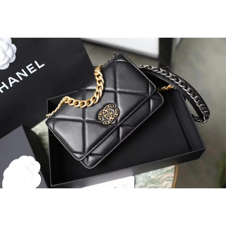 CHANEL19woc口蓋包(黑色金扣)