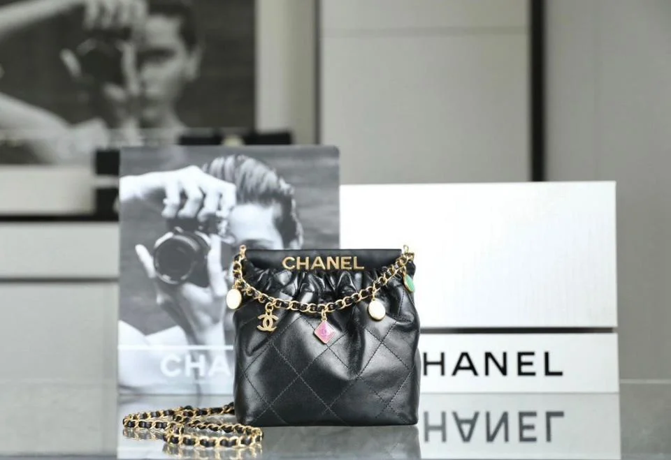 CHANEL23P吊墜鏈條mini bag小水桶包