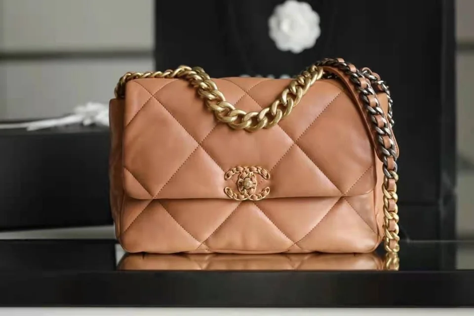 CHANEL19口蓋包小號(焦糖色)