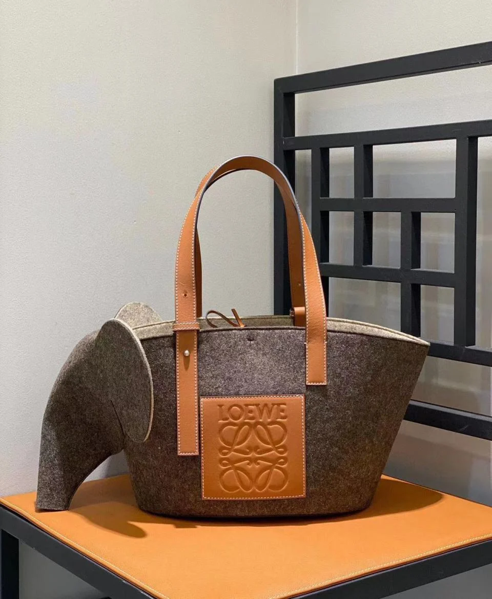 LOEWE羊毛呢大象菜籃子
