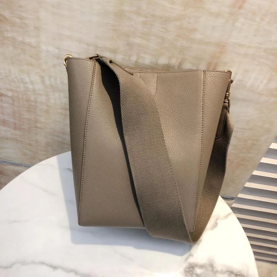 CELINESANGLE BUCKET水桶包【18cm】