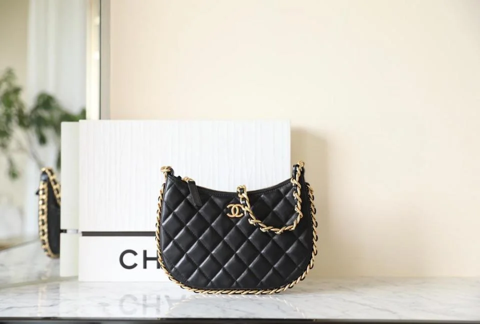 CHANEL23s Hopo嬉皮腋下包
