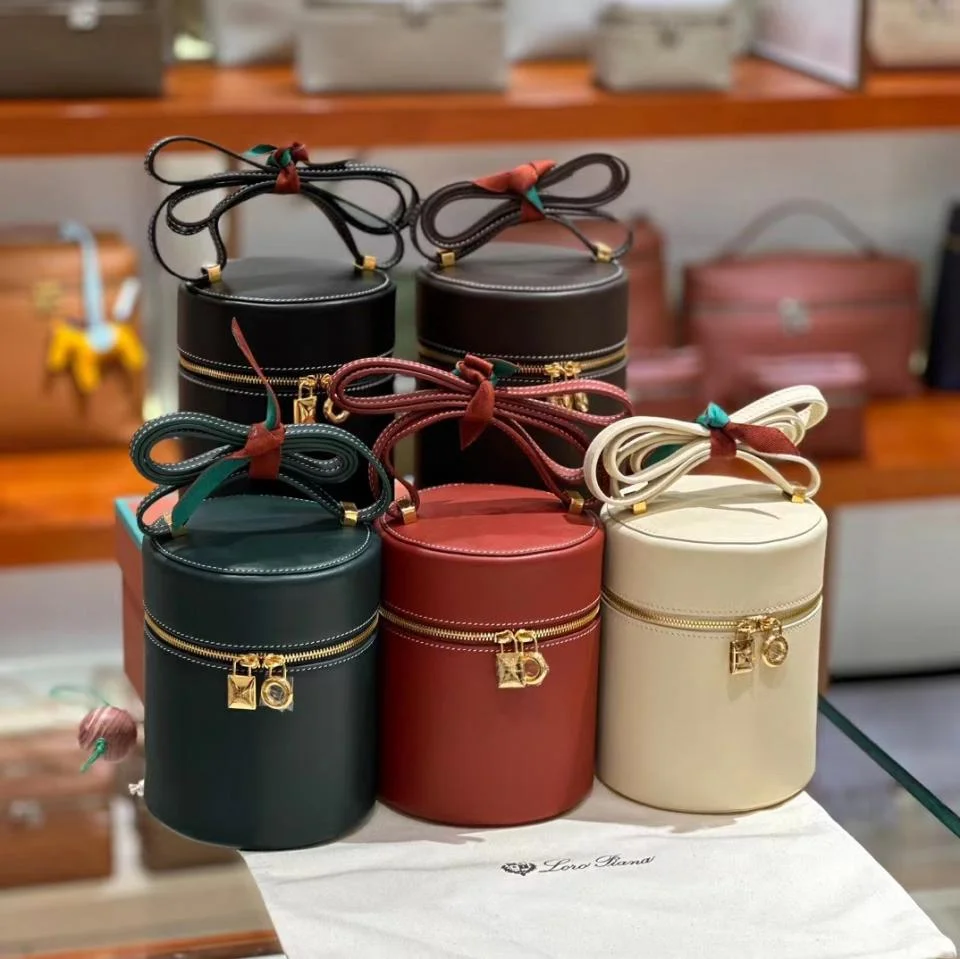 Loro piana Extra Case新款限定小圓桶包