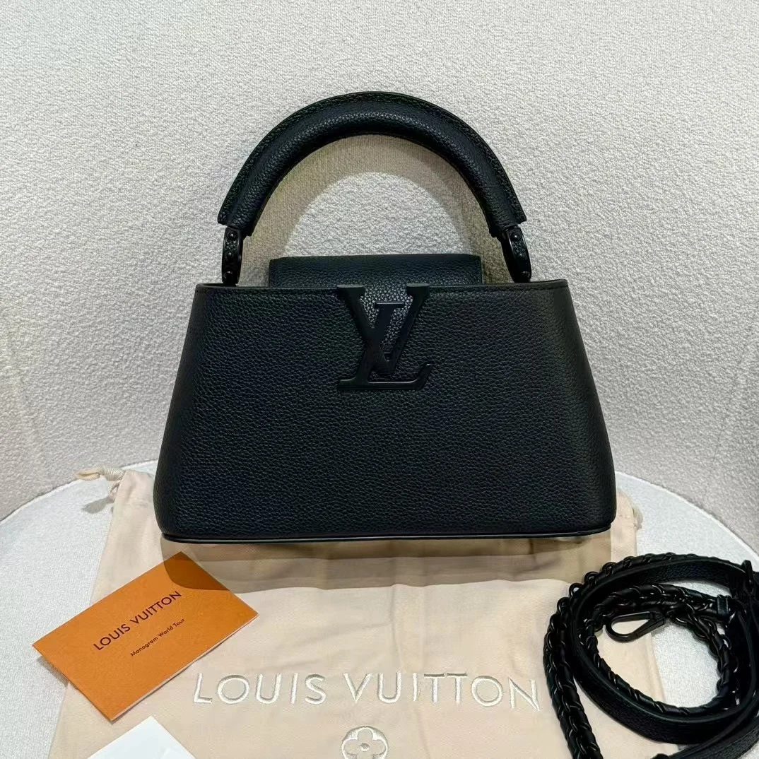 LVCapucines小號黑武士手袋