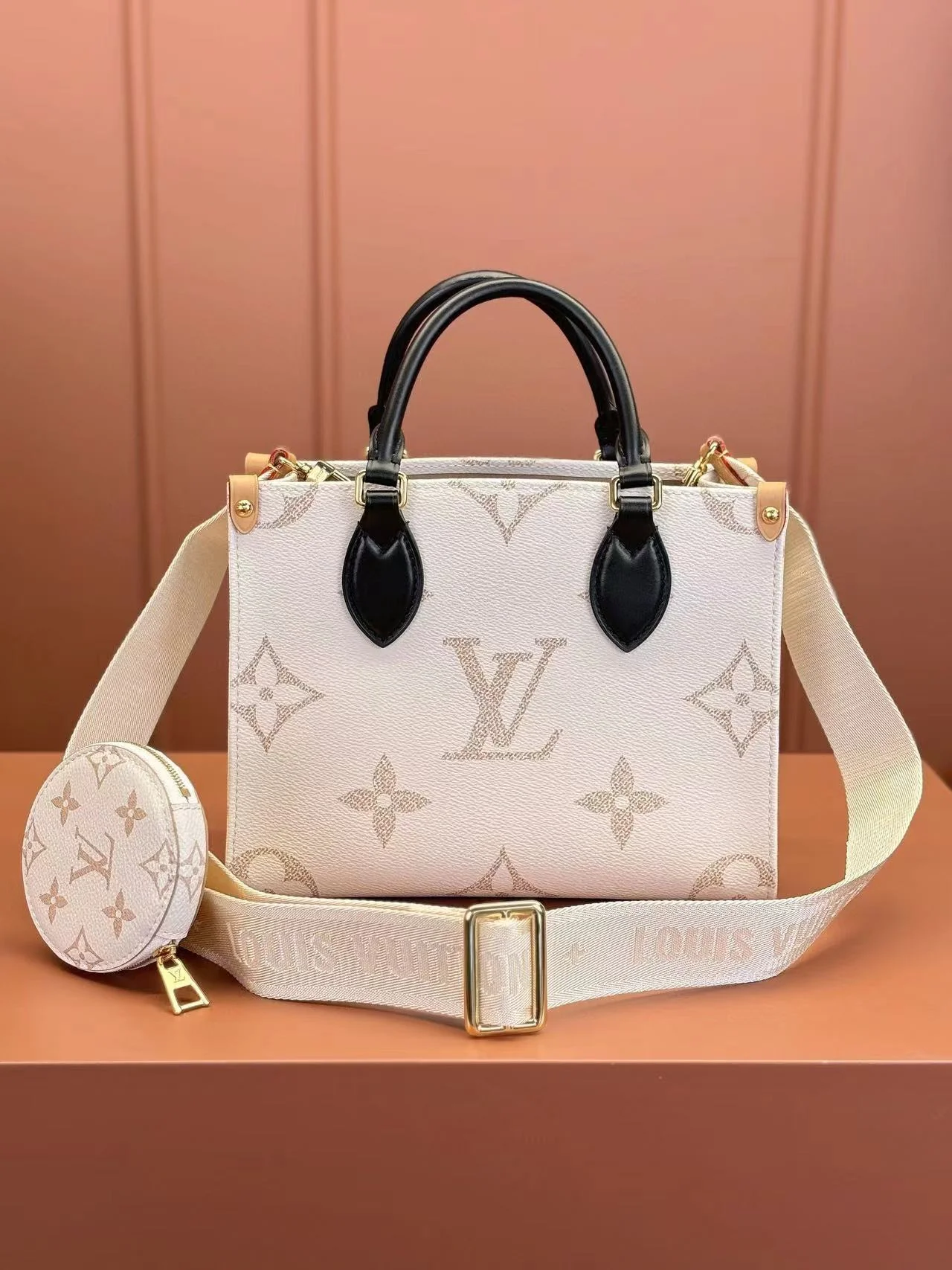 LVONTHEGO小號手袋