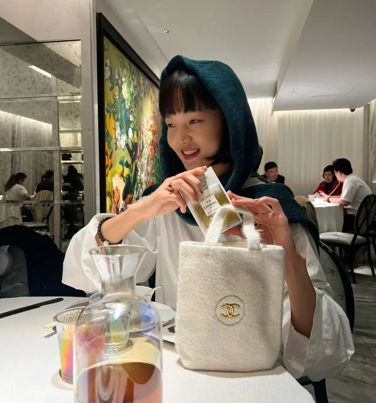 CHANEL24聖誕限定毛絨手提小托特包