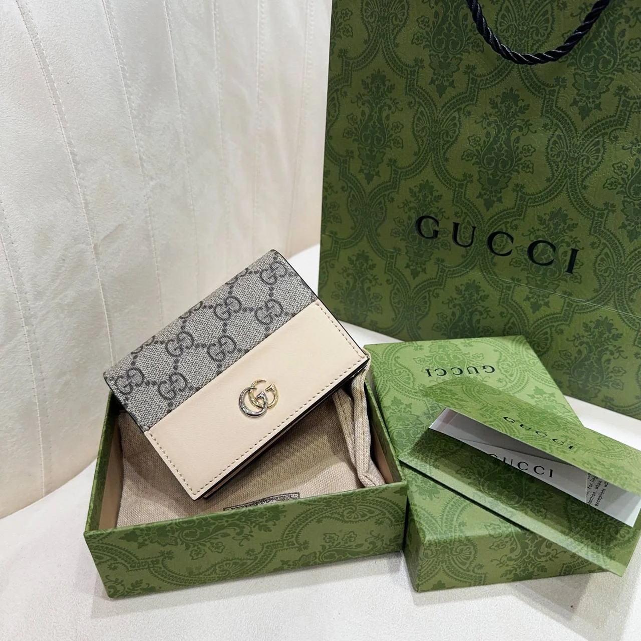 GUCCI拼色老花短夾