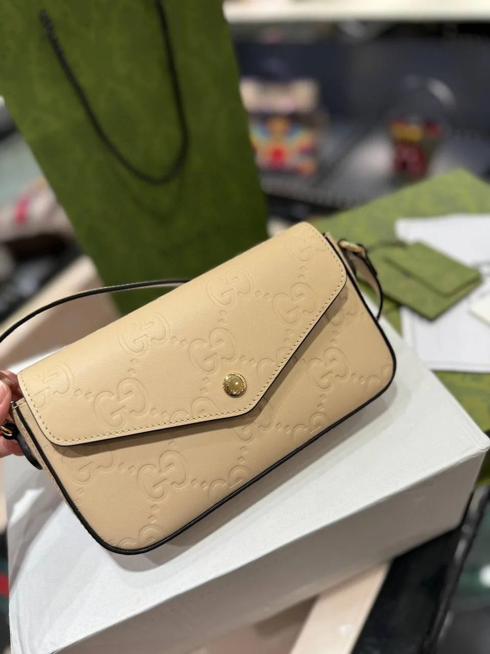 GUCCI馬卡龍信封包