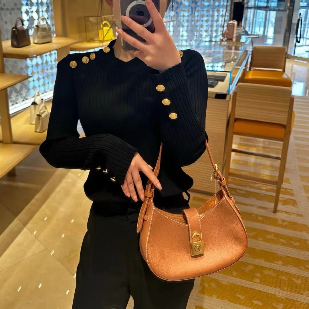 LVLow Key Shoulder Bag腋下包