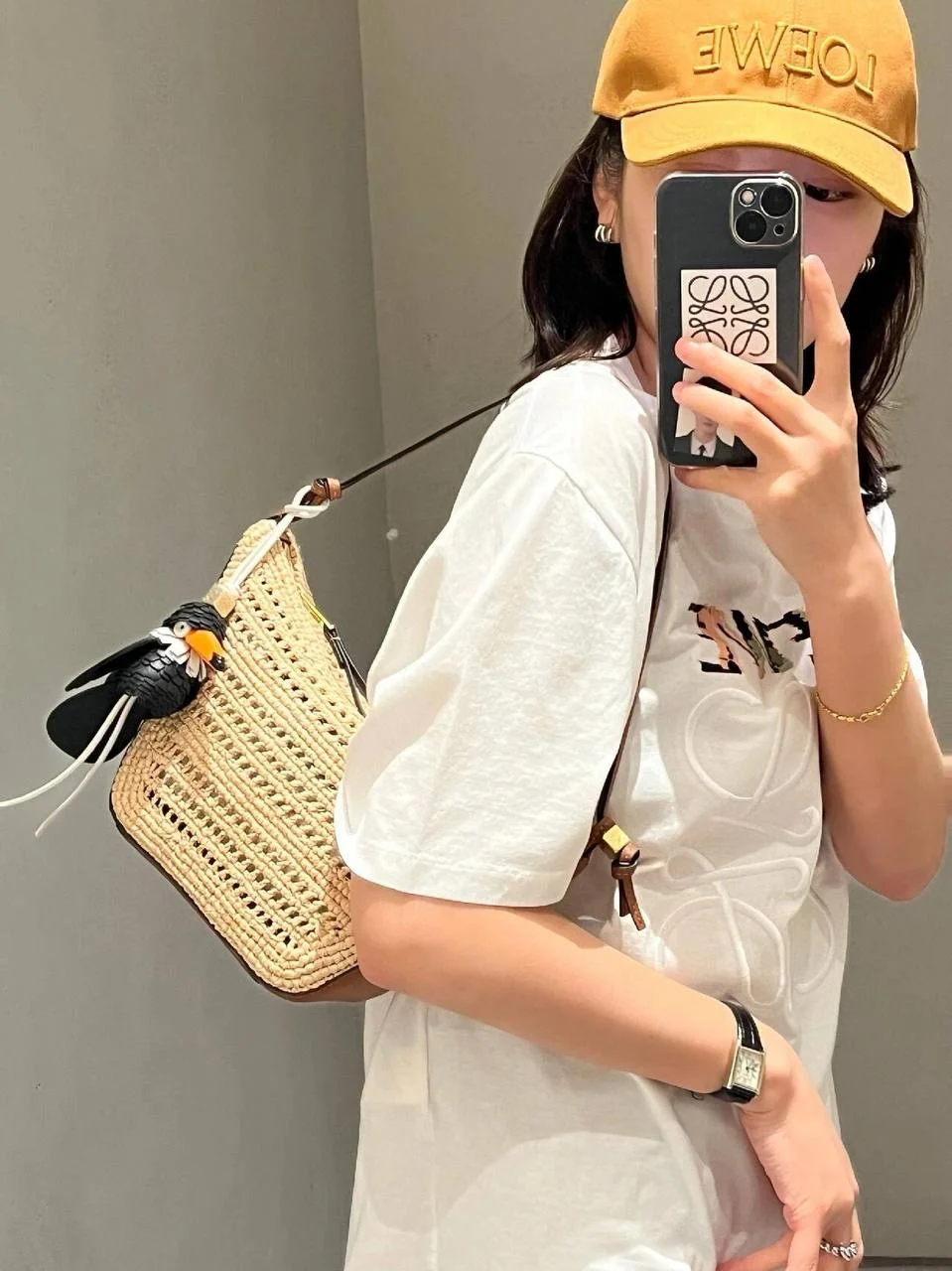 LOEWEHobo草編包